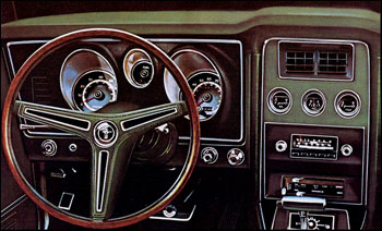 1973 Mustang deluxe dashboard